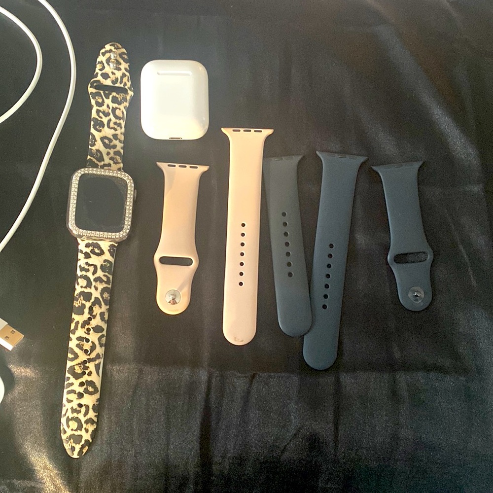 Apple Watch and AirPod’s bundle